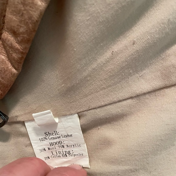 Jackett Brand Leather Vest with removable Sweater Hood - Picture 6 of 13